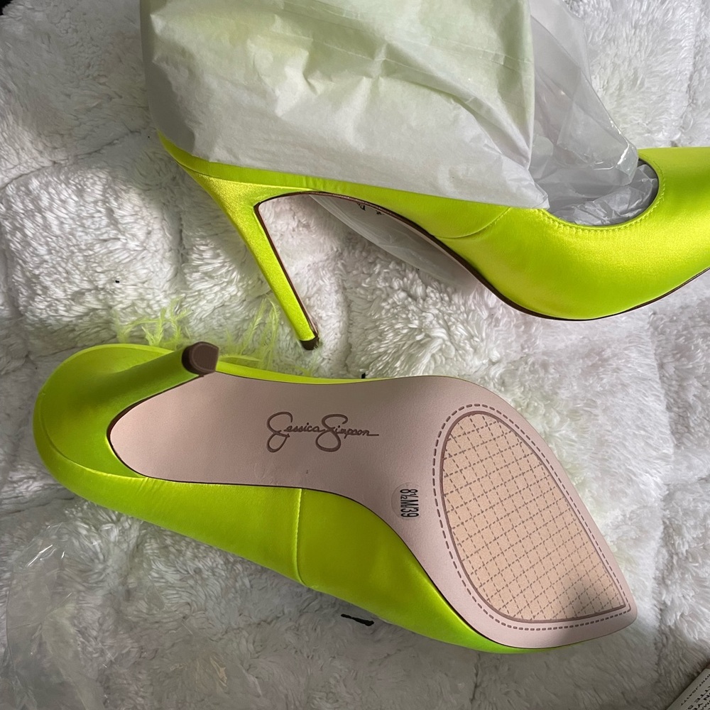 New pumps shoe